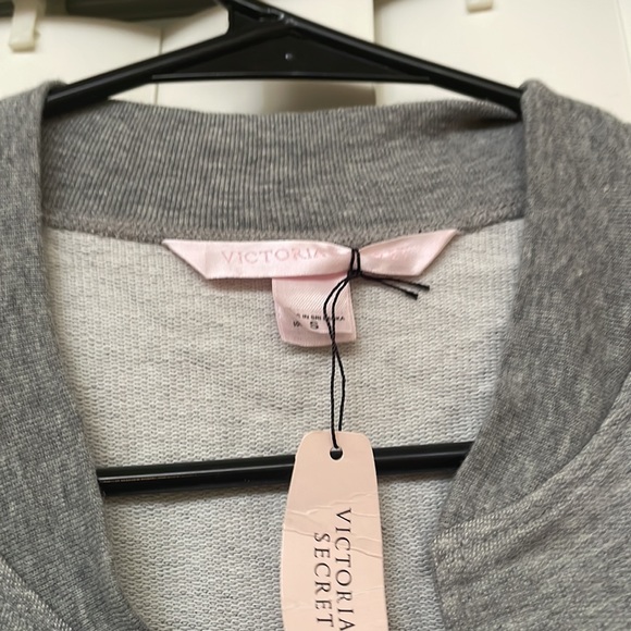 Sweatshirt - Picture 4 of 6